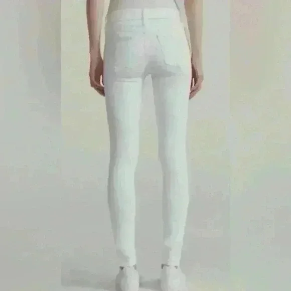 Rag & Bone Skinny White Denim size 28” Prod: W1502M595BLA Skinny